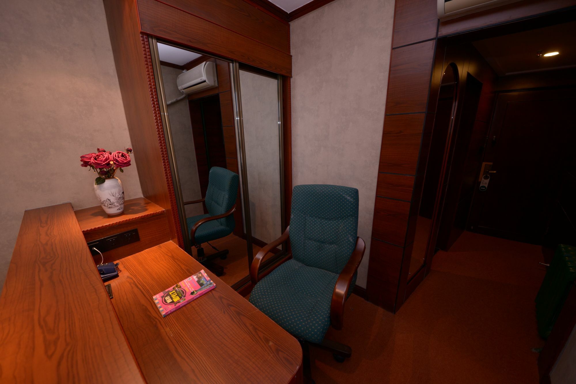 Harbin Bremen Train Station Hotel Exterior photo